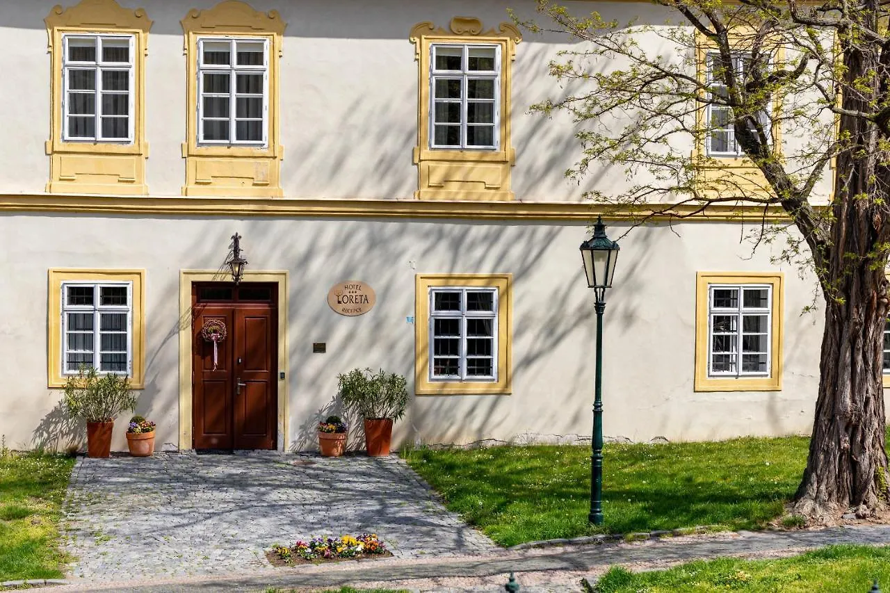 Loreta Hotel Prag 3*,